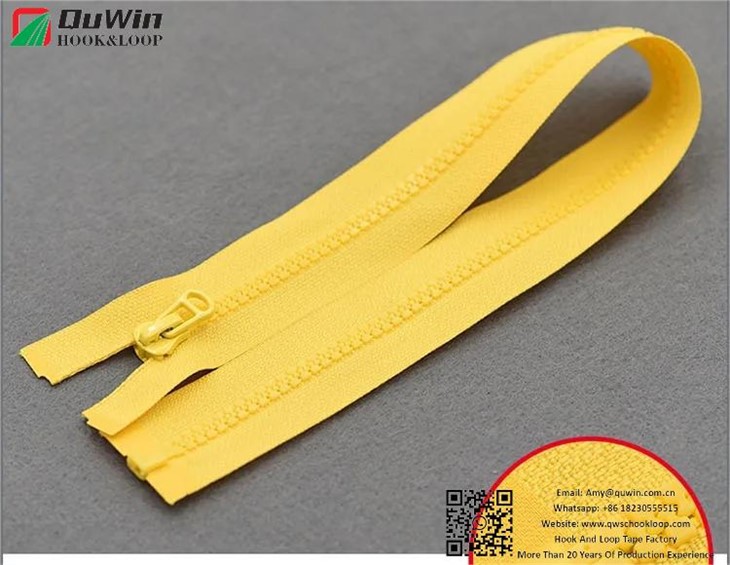 Plastic Separating Zipper